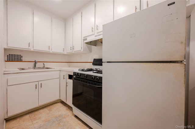 410 E Broadway E 5R, Long Beach, NY 11561