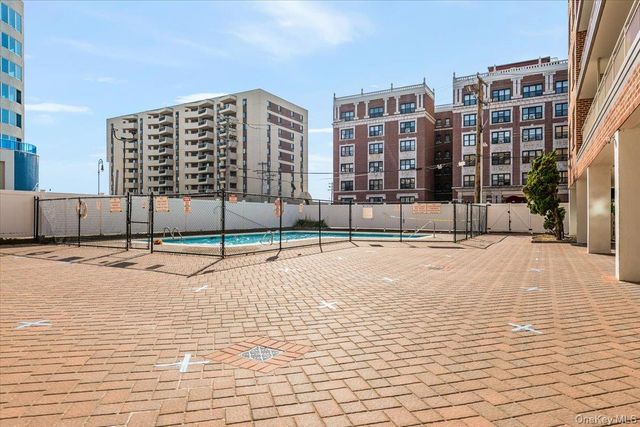 410 E Broadway E 5R, Long Beach, NY 11561