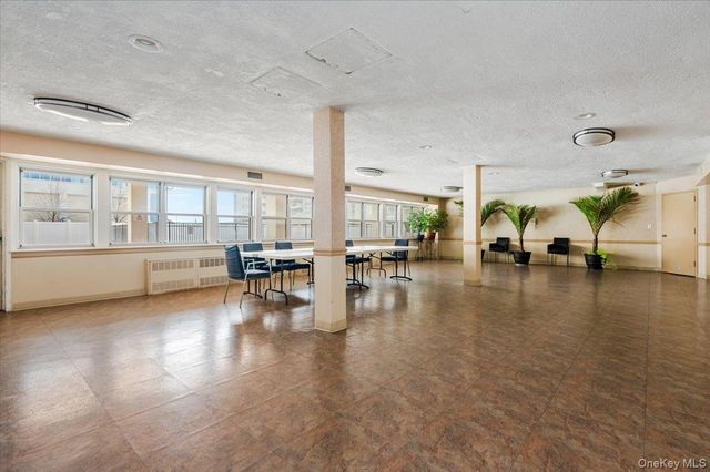 410 E Broadway E 5R, Long Beach, NY 11561