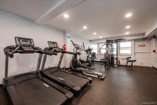 410 E Broadway E 5R, Long Beach, NY 11561