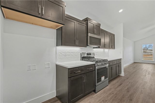 3610 N Wiley Drive, Siloam Springs, AR 72761