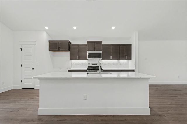 3610 N Wiley Drive, Siloam Springs, AR 72761