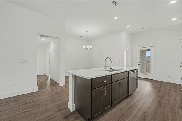 3610 N Wiley Drive, Siloam Springs, AR 72761