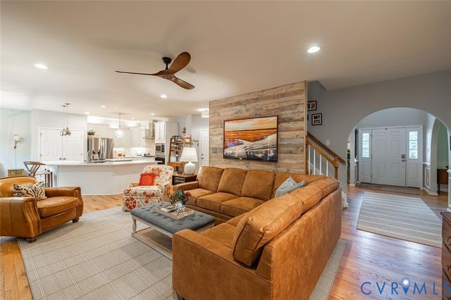14100 Rigney Dr, Midlothian, VA 23113
