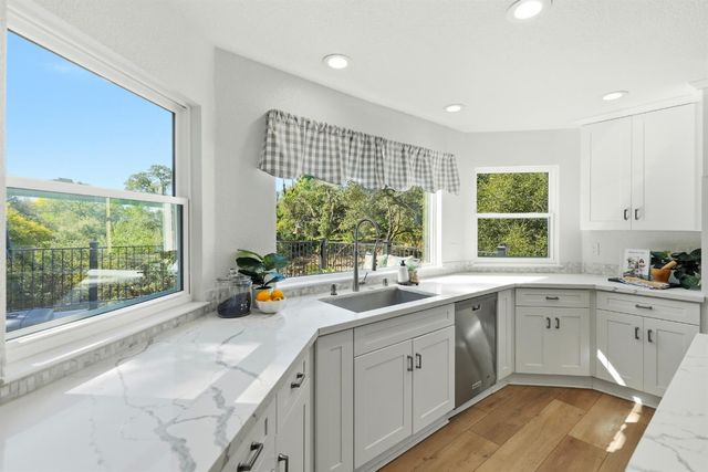 9290 S Ravine Ln, Fair Oaks, CA 95628