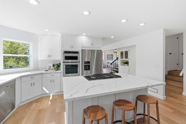 9290 S Ravine Ln, Fair Oaks, CA 95628