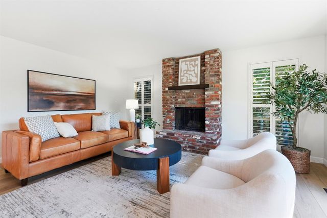 9290 S Ravine Ln, Fair Oaks, CA 95628