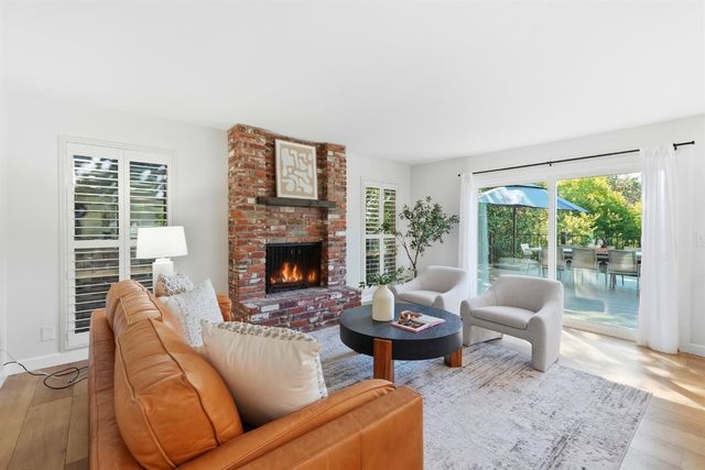 9290 S Ravine Ln, Fair Oaks, CA 95628