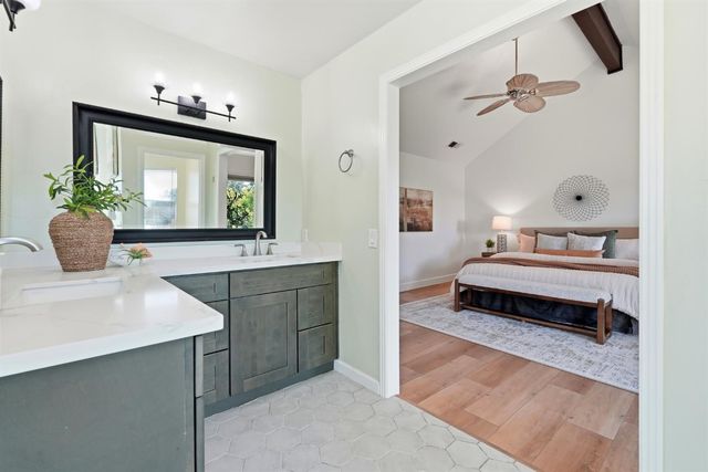 9290 S Ravine Ln, Fair Oaks, CA 95628