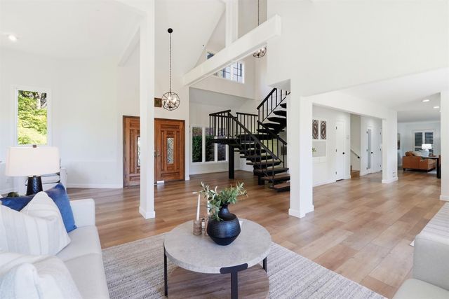 9290 S Ravine Ln, Fair Oaks, CA 95628