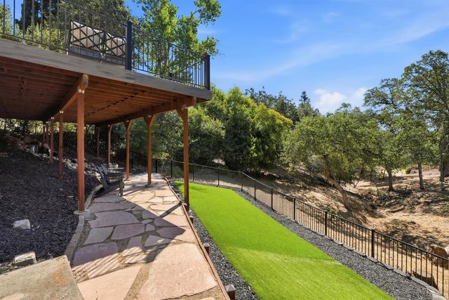 9290 S Ravine Ln, Fair Oaks, CA 95628