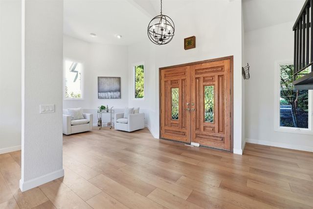 9290 S Ravine Ln, Fair Oaks, CA 95628