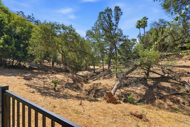 9290 S Ravine Ln, Fair Oaks, CA 95628