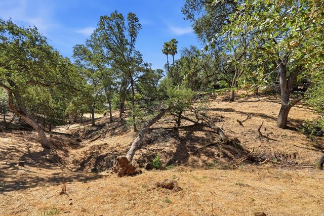 9290 S Ravine Ln, Fair Oaks, CA 95628