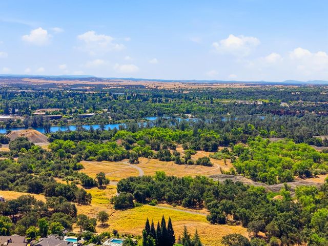 9290 S Ravine Ln, Fair Oaks, CA 95628