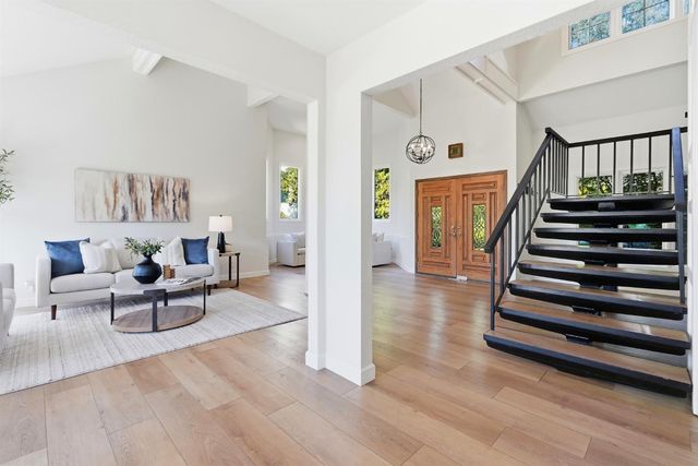 9290 S Ravine Ln, Fair Oaks, CA 95628