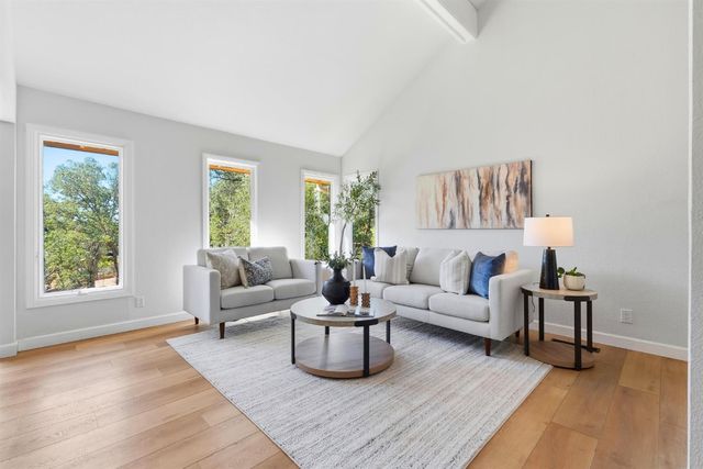 9290 S Ravine Ln, Fair Oaks, CA 95628