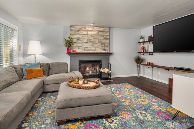 4261 244th Place SE, Sammamish, WA 98029