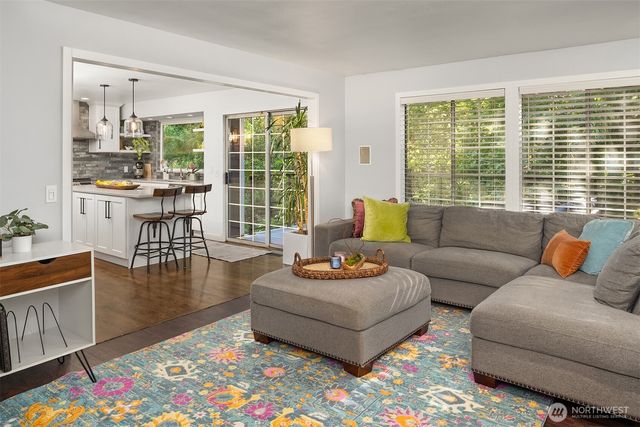 4261 244th Place SE, Sammamish, WA 98029