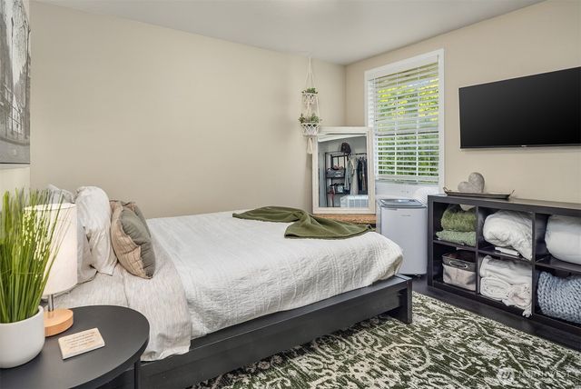 4261 244th Place SE, Sammamish, WA 98029