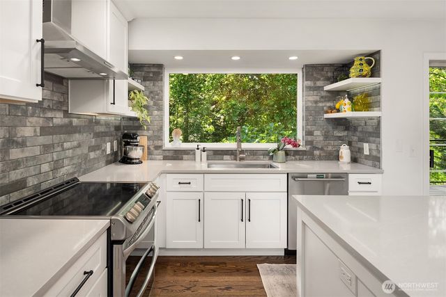 4261 244th Place SE, Sammamish, WA 98029