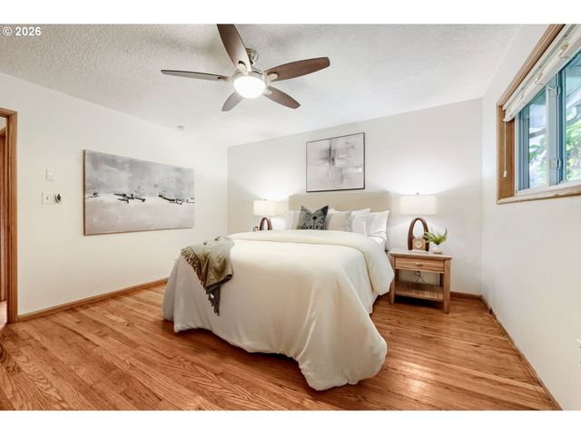214 PARK Dr, Oregon City, OR 97045
