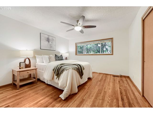 214 PARK Dr, Oregon City, OR 97045