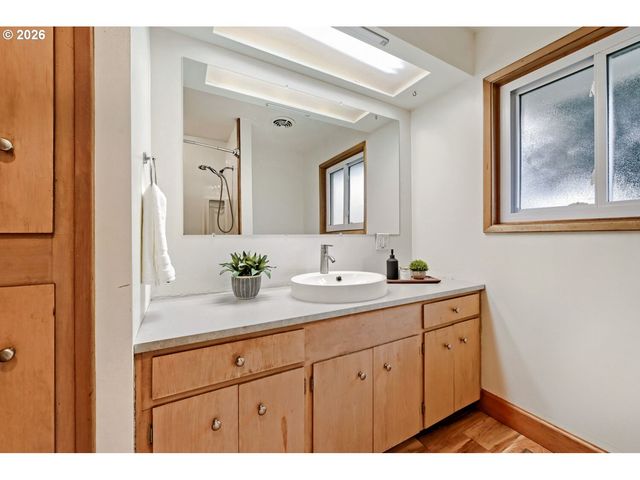 214 PARK Dr, Oregon City, OR 97045