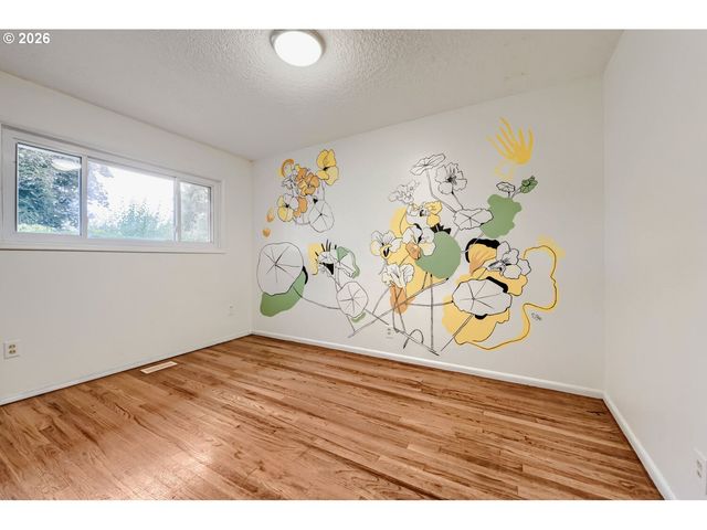 214 PARK Dr, Oregon City, OR 97045
