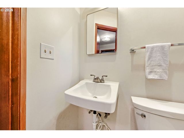214 PARK Dr, Oregon City, OR 97045