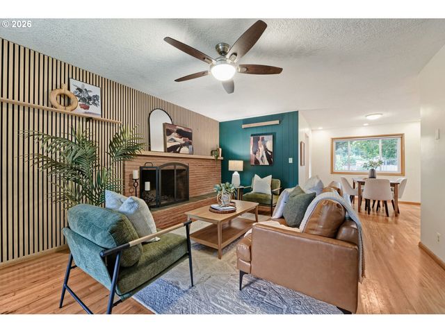 214 PARK Dr, Oregon City, OR 97045
