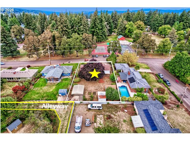 214 PARK Dr, Oregon City, OR 97045