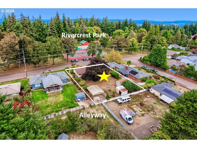 214 PARK Dr, Oregon City, OR 97045