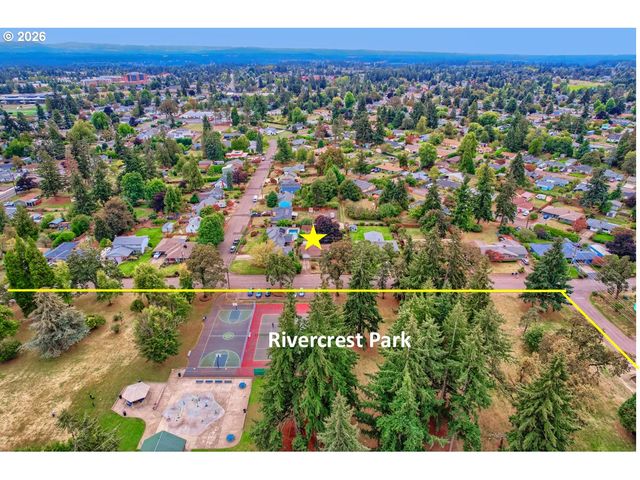 214 PARK Dr, Oregon City, OR 97045