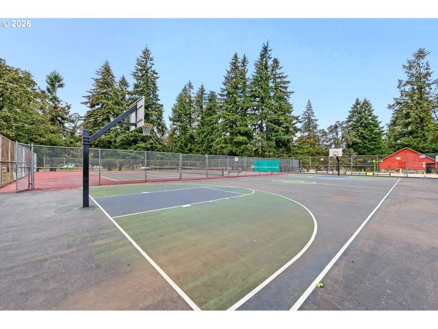 214 PARK Dr, Oregon City, OR 97045
