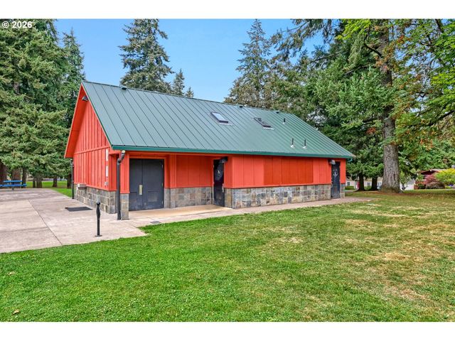 214 PARK Dr, Oregon City, OR 97045