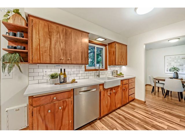 214 PARK Dr, Oregon City, OR 97045