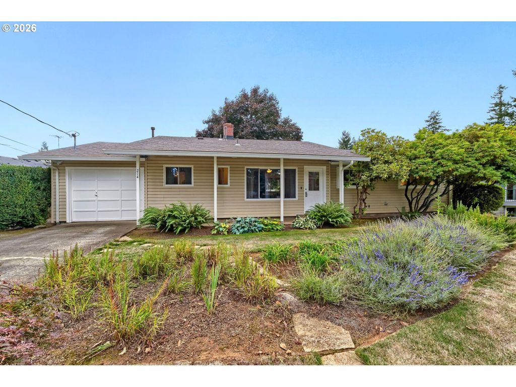 214 PARK Dr, Oregon City, OR 97045