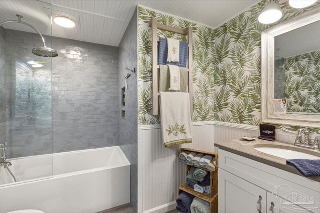 8271 Gulf Blvd 101, Navarre Beach, FL 32566