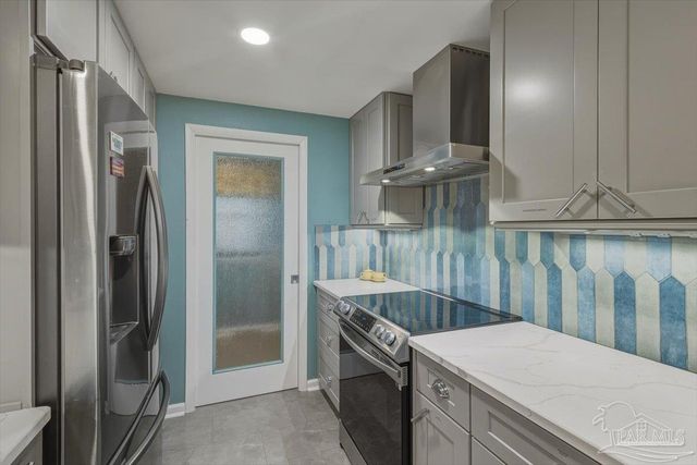 8271 Gulf Blvd 101, Navarre Beach, FL 32566