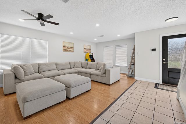 2600 Ashley Oak Dr, Schertz, TX 78154