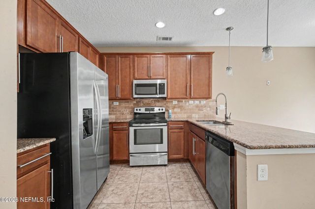 1591 LANDAU Road, Jacksonville, FL 32225