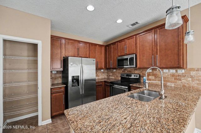 1591 LANDAU Road, Jacksonville, FL 32225