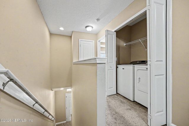 1591 LANDAU Road, Jacksonville, FL 32225