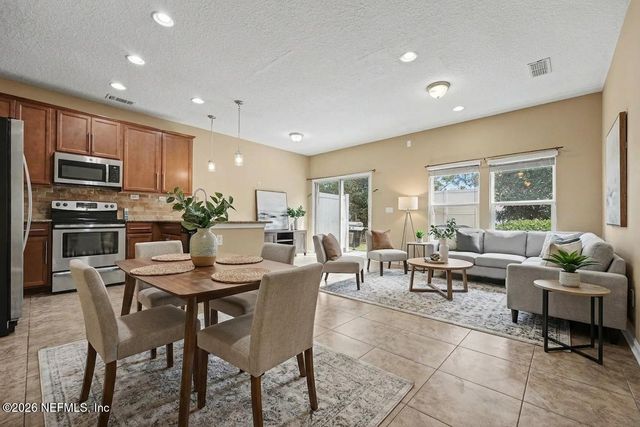 1591 LANDAU Road, Jacksonville, FL 32225