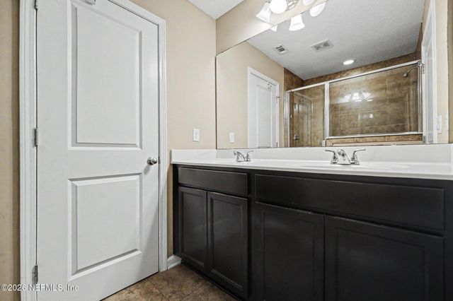 1591 LANDAU Road, Jacksonville, FL 32225