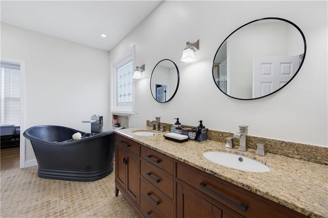 3958 Lake Ruby Lane, Suwanee, GA 30024