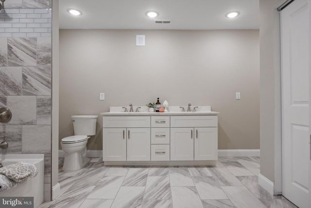 52 MADISON AVE, Mount Holly, NJ 08060