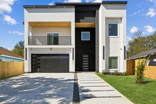 2811 Fernwood Avenue, Dallas, TX 75216