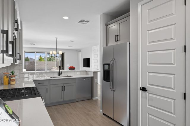 3250 W Molino Road, San Tan Valley, AZ 85144